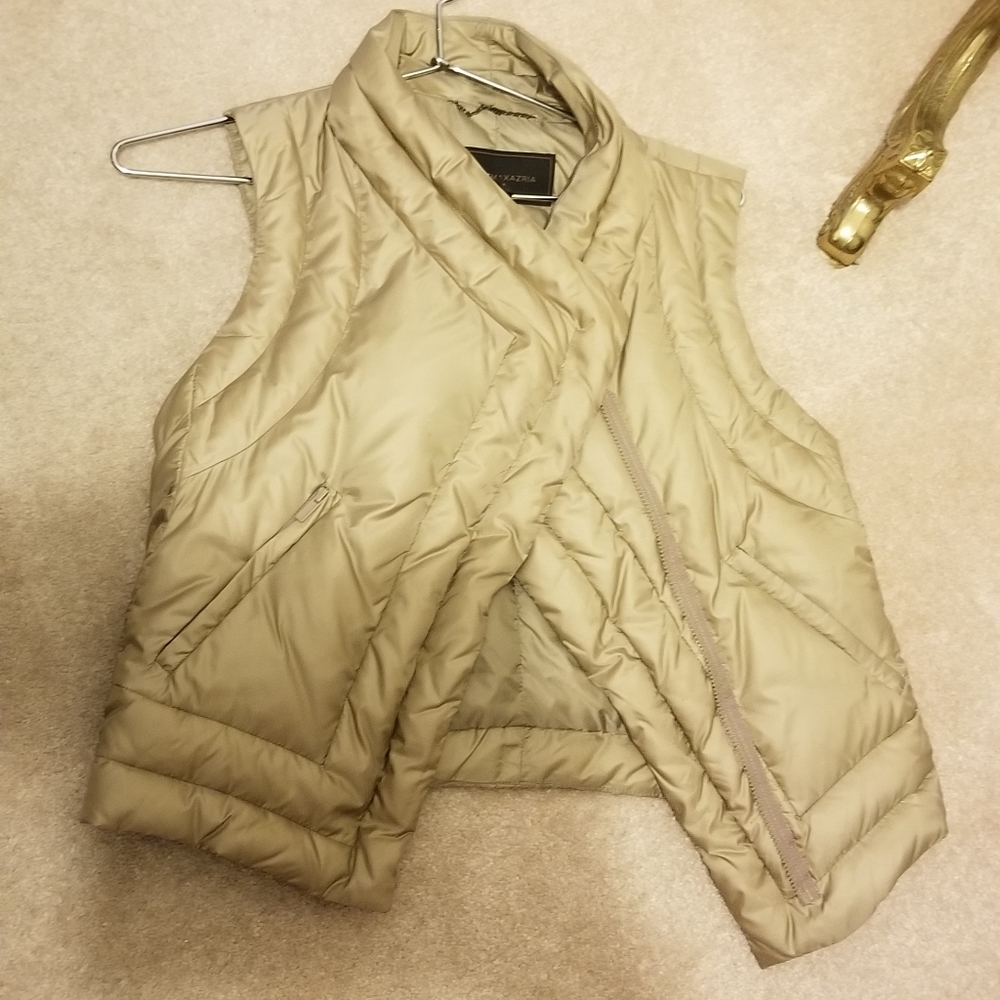 BCBG New Gold Puffer Vest - Picture 2 of 9